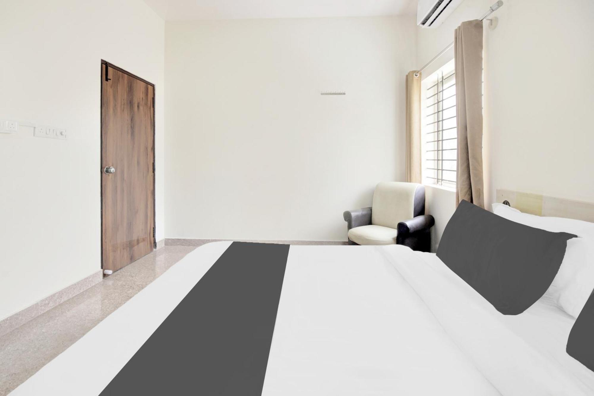 Hotel O Sri Manjunatha Deluxe Suites Bangalore Exterior photo